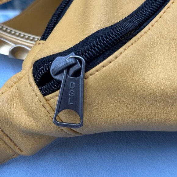 🆕 DIESEL 🧿 NWOT Embossed-Logo Belt Bag, Pale Yellow PU Vegan Leather - Picture 7 of 14
